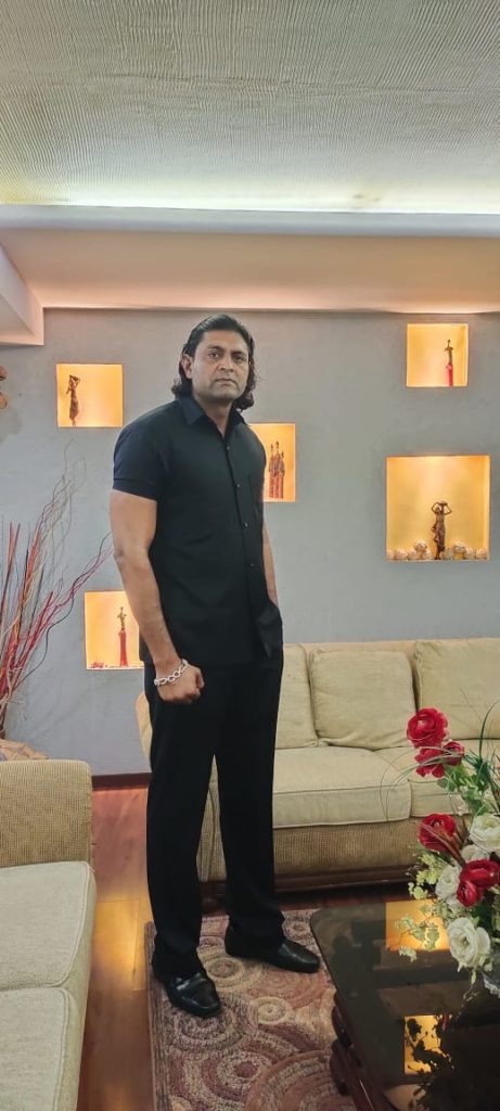 6 ft 4 inches tall muscular ex-servicemen best security men in India