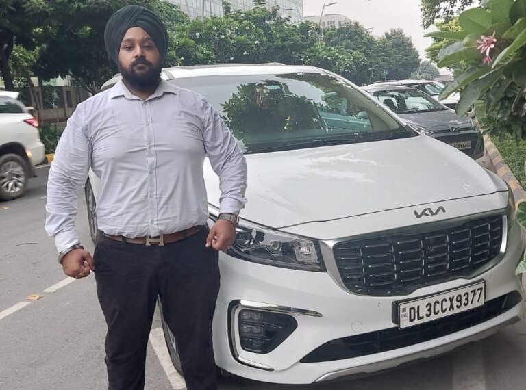 Luxury Car Cab Service with Bodyguard and Driver for complete control and safety in Delhi, Mumbai, Bengaluru, Goa – India